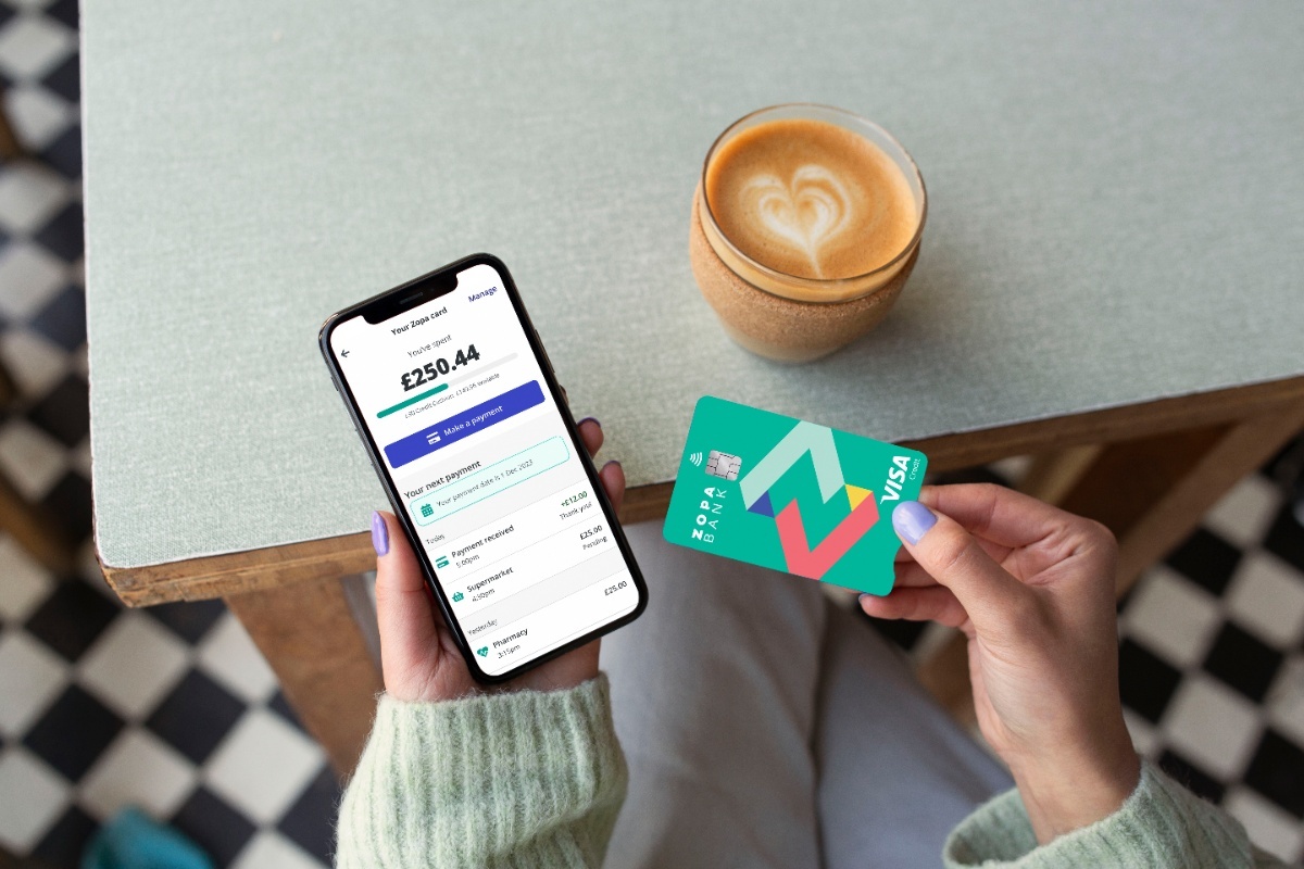 Fintech Bank mengambil HSBC dan Lloyds dengan rekening berjalan