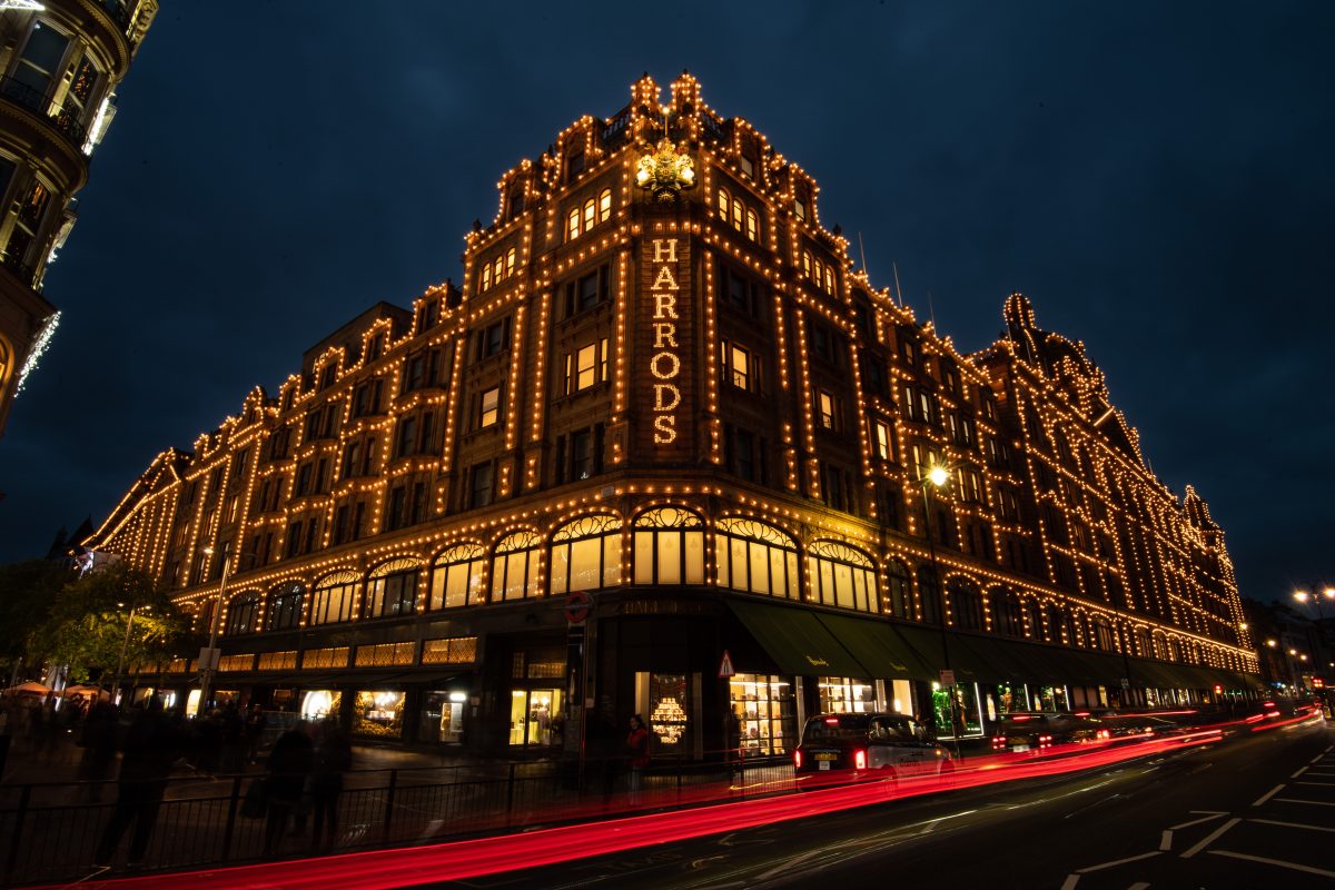 Detail pelanggan Harrods dicuri di dalamnya pelanggaran