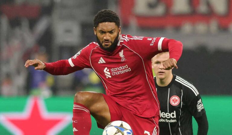 Liverpool Tegaskan Tak Akan Lepas Joe Gomez Meski Ada Minat dari AC Milan