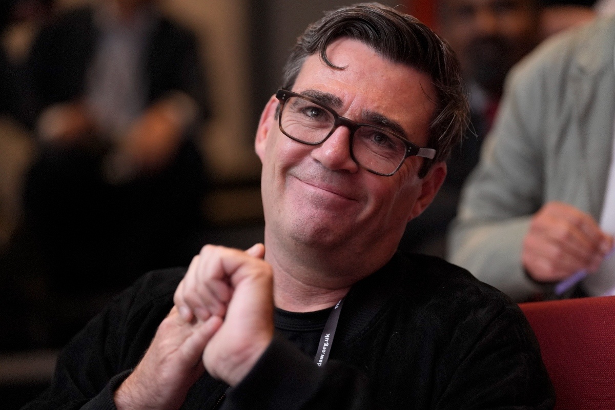 Bambi Burnham telah mendukung saingan Partai Buruh