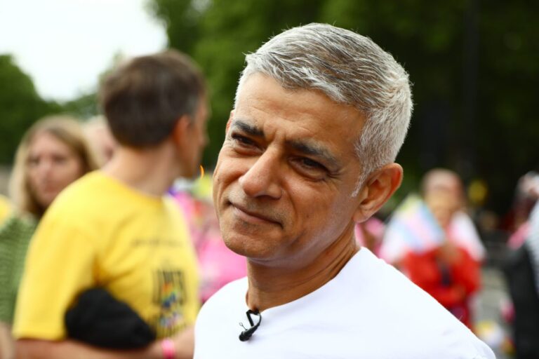 Sadiq Khan mengajak Anthropic pindah ke London