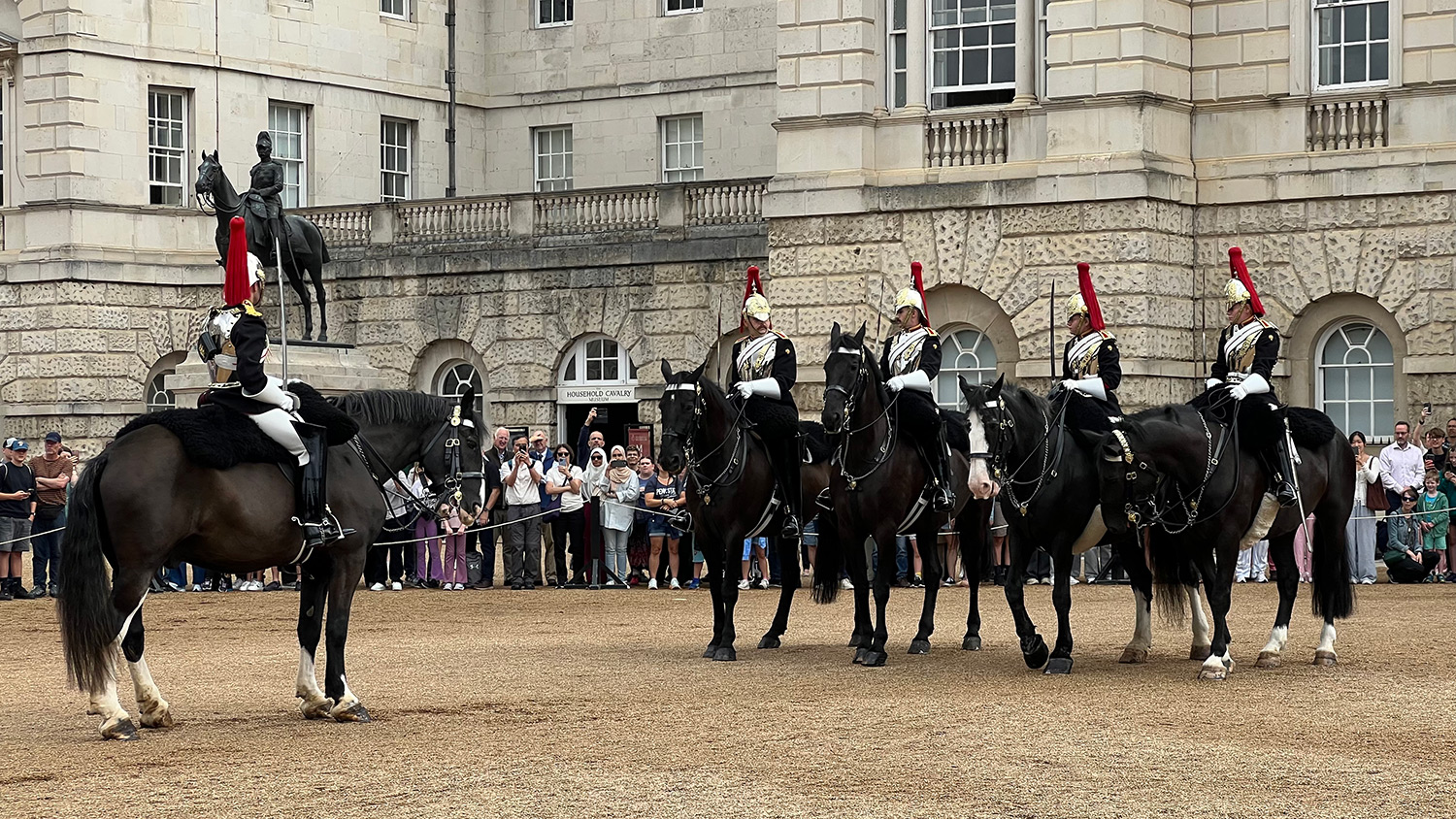 British vs American Culture Differences: What Every American Should Know Before Visiting